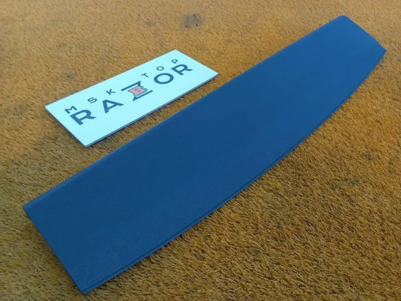 Обшивка двери багажника