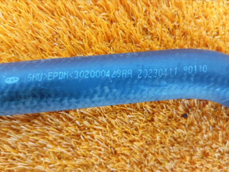 Патрубок радиатора