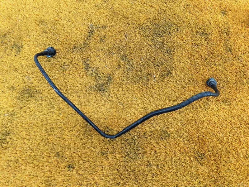 Трубка топливная