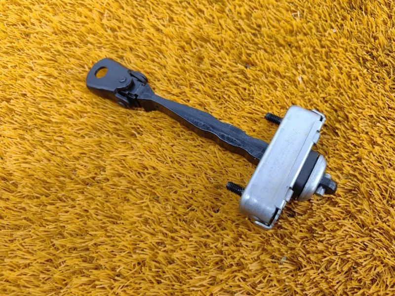 Ограничитель двери