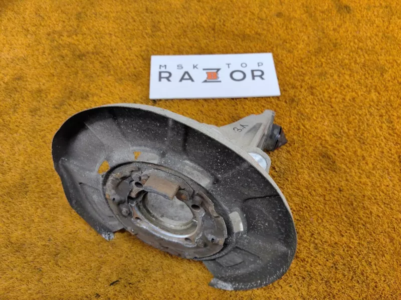 Кулак поворотный