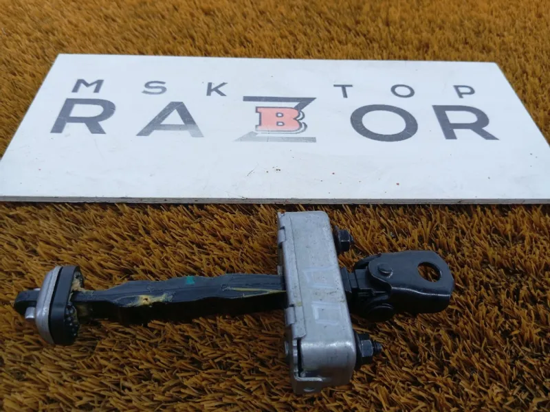 Ограничитель двери