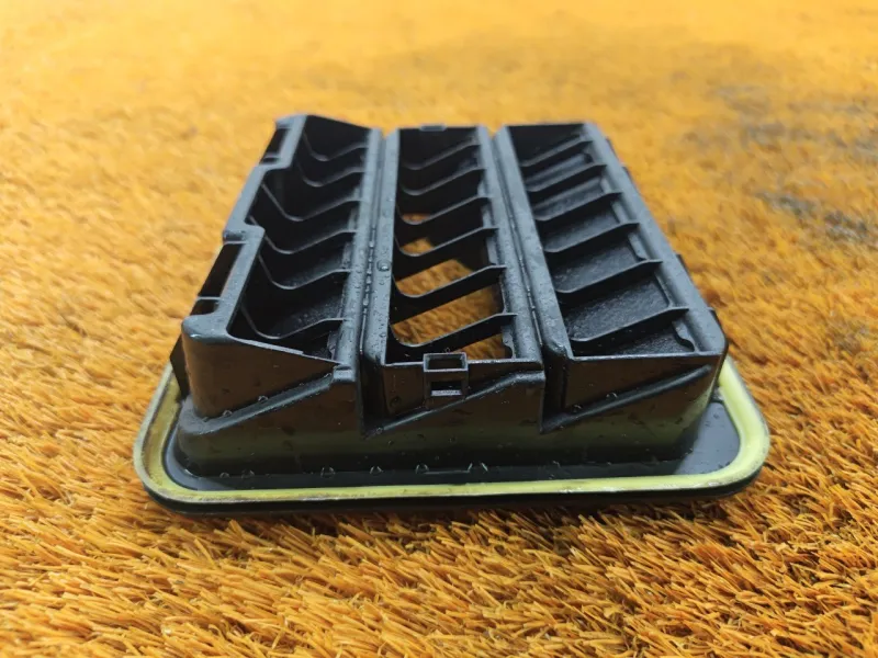 Решетка вентиляционная