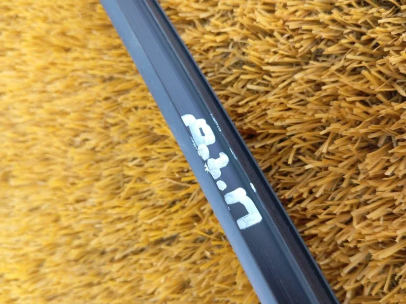 Уплотнитель стекла двери