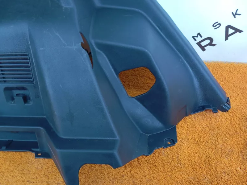 Обшивка багажника