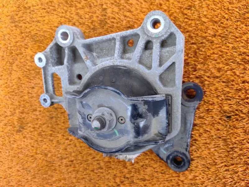 Опора двигателя