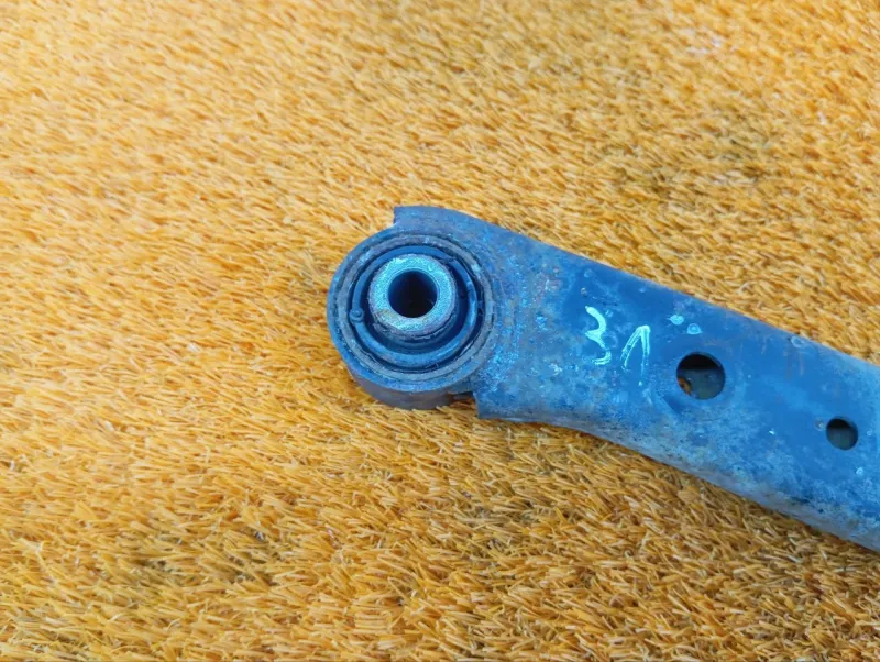 Рычаг подвески