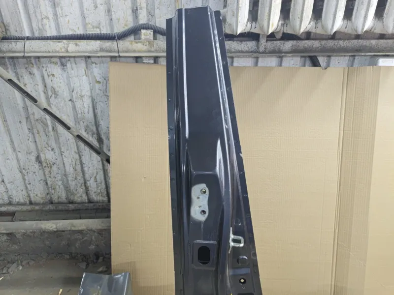 Порог с центральной стойкой