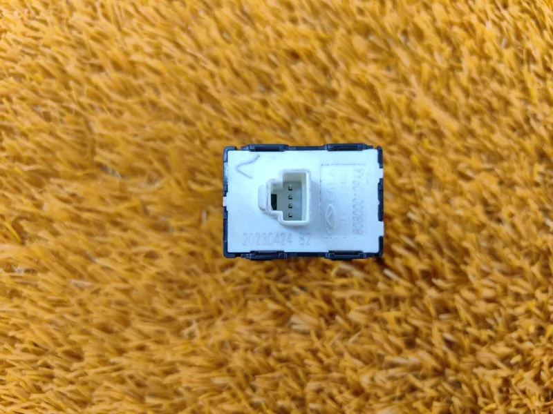 Кнопка стеклоподъемника