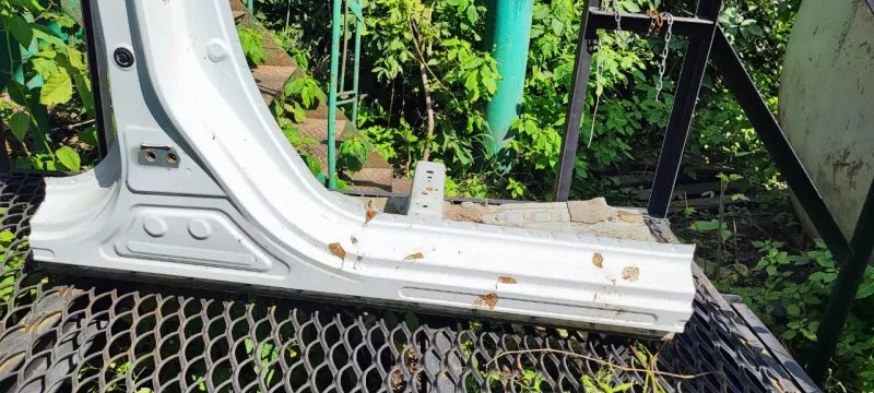 Порог с центральной стойкой