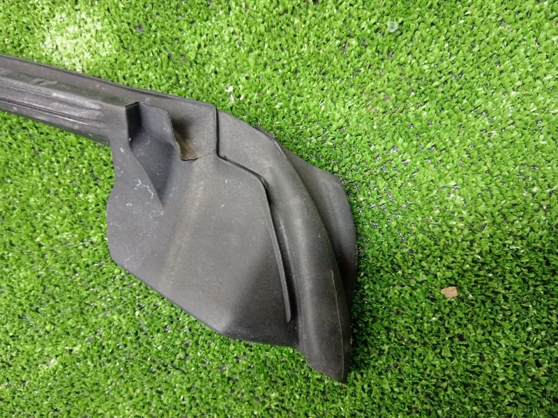 Уплотнитель стекла двери