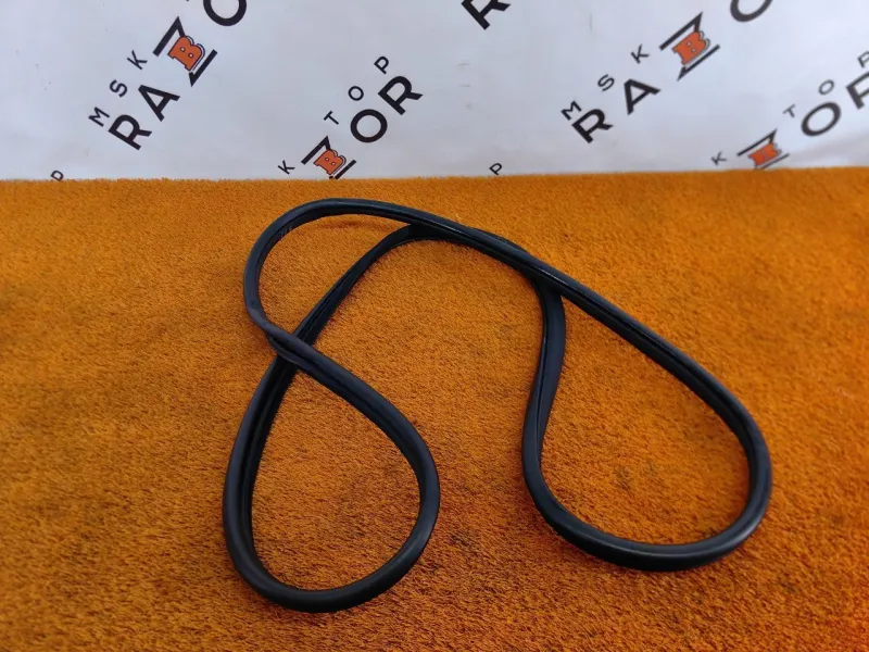 Уплотнитель проема двери