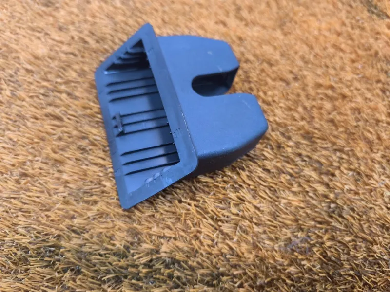 Накладка замка багажника