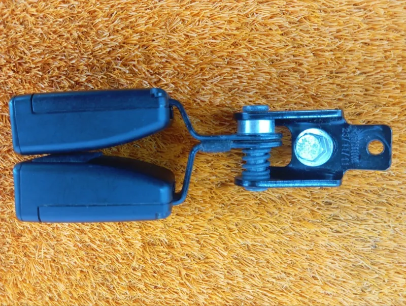 Ответная часть ремня безопасности