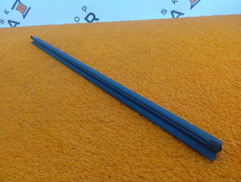 Уплотнитель стекла двери