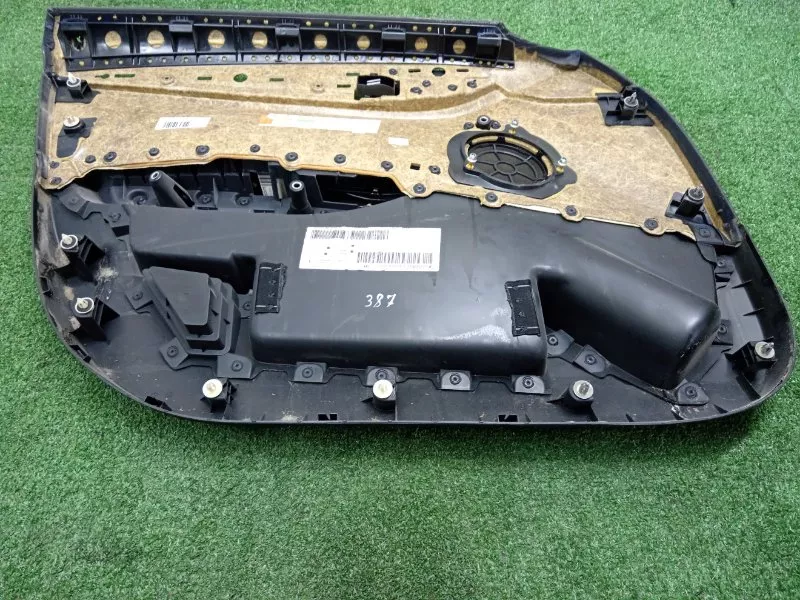 Обшивка двери BMW X1 2009 51417320183 E84, передняя правая