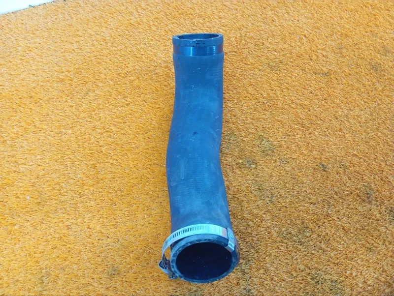 Патрубок интеркулера