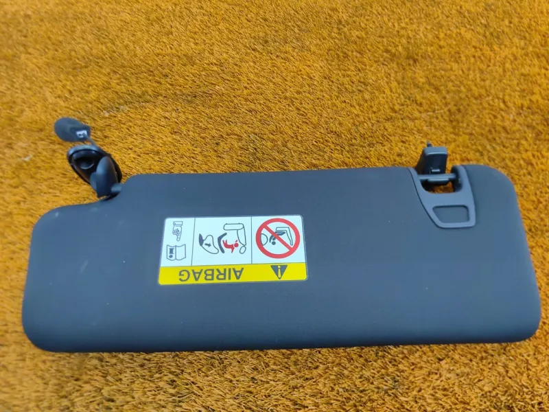 Козырек солнцезащитный