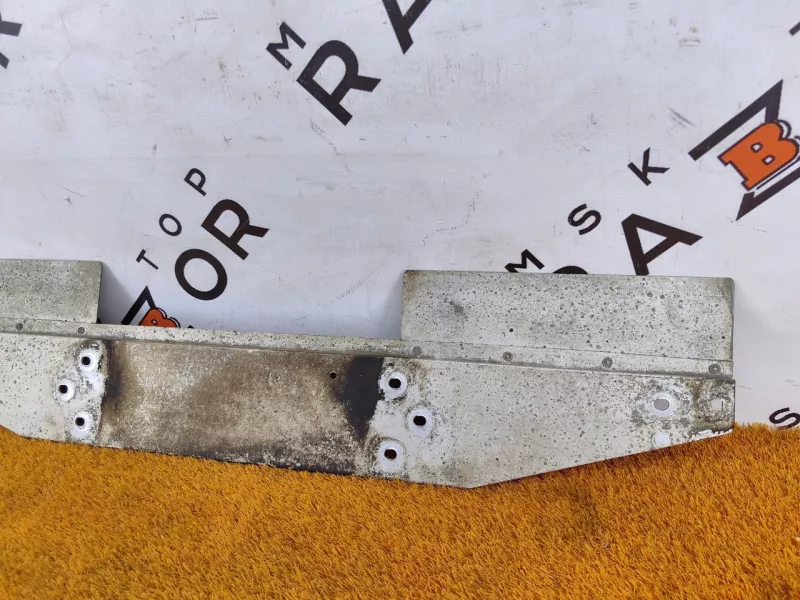 Кронштейн кузова