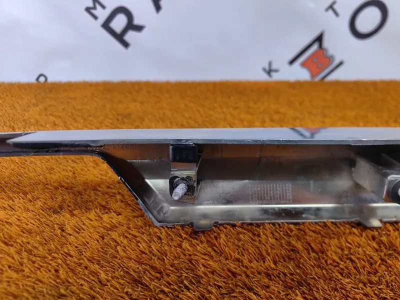 Накладка крышки багажника