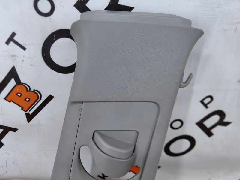 Обшивка центральной стойки