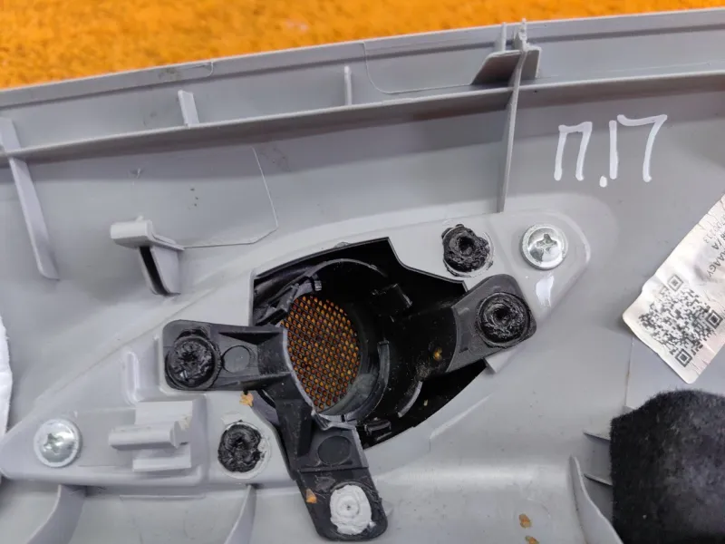 Накладка на стойку кузова