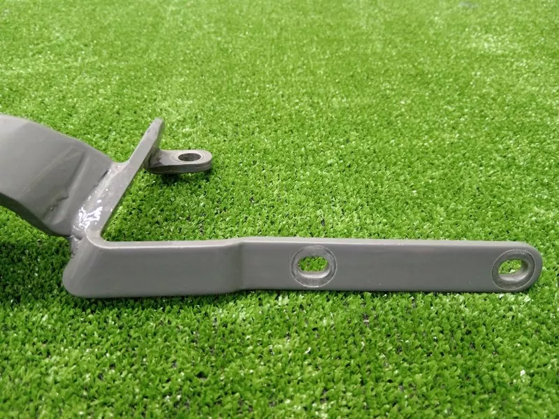 Петля двери багажника