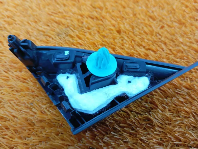 Уголок двери