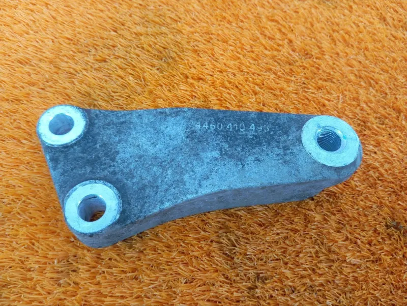 Кронштейн редуктора