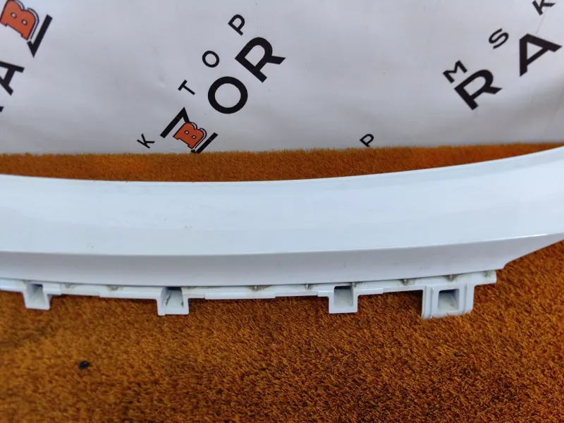 Накладка крышки багажника