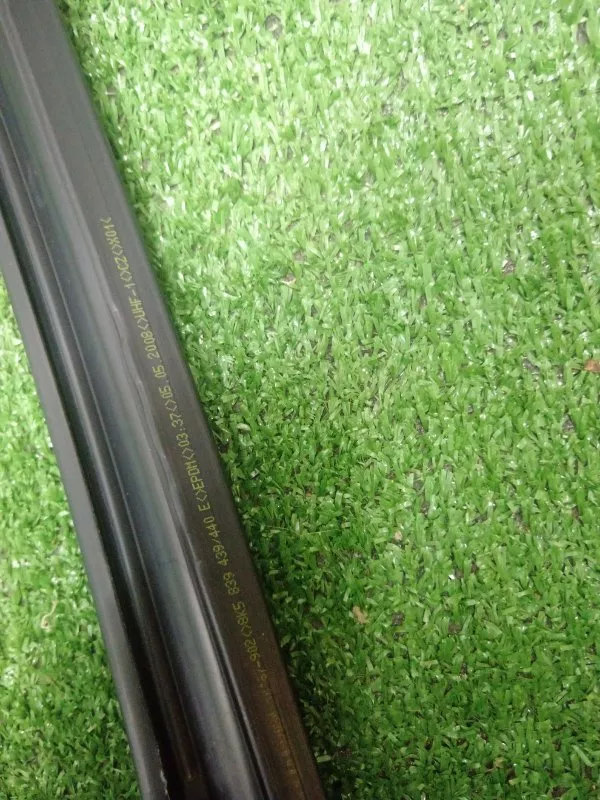 Уплотнитель стекла двери