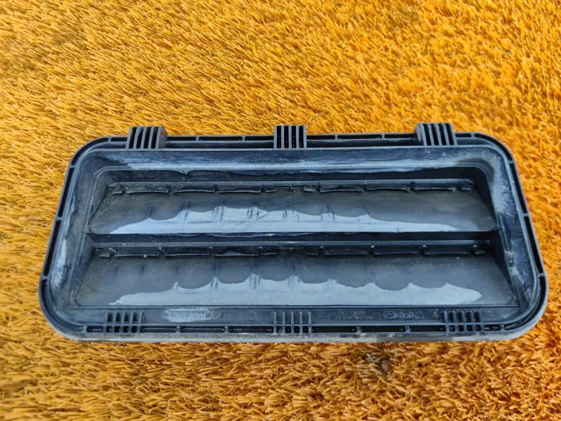 Решетка вентиляционная