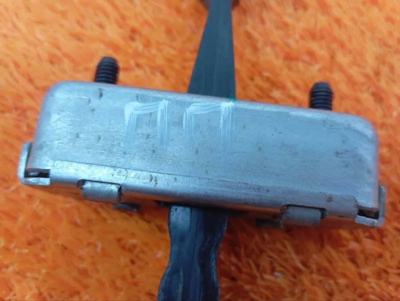 Ограничитель двери