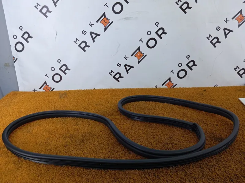 Уплотнитель проема двери