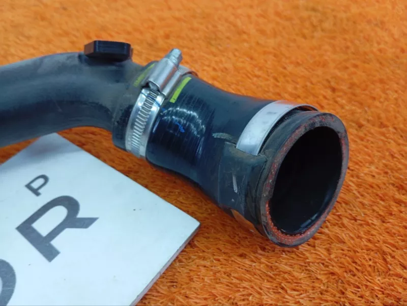 Патрубок интеркулера