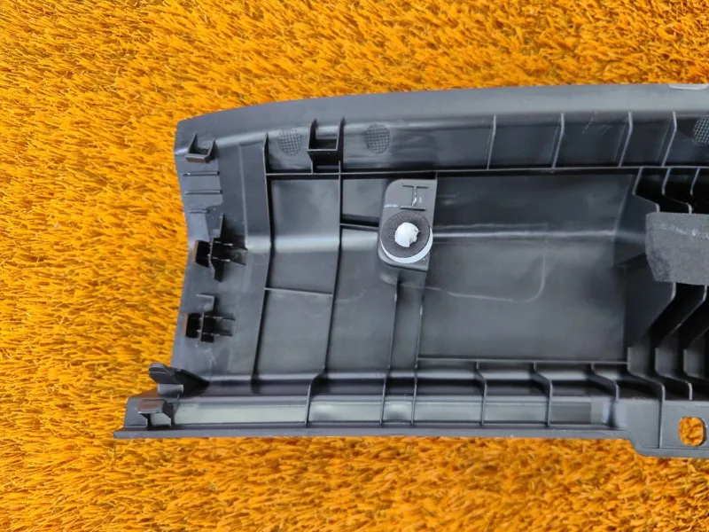 Накладка замка багажника