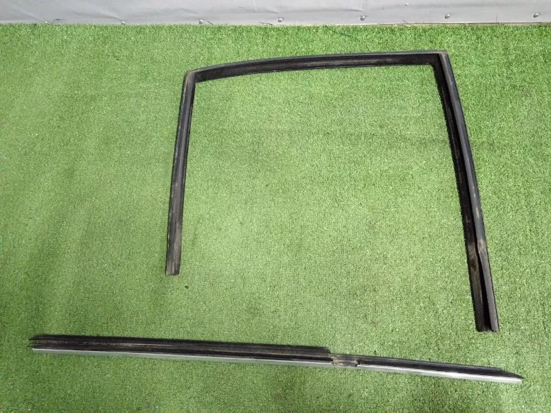 Уплотнитель стекла двери