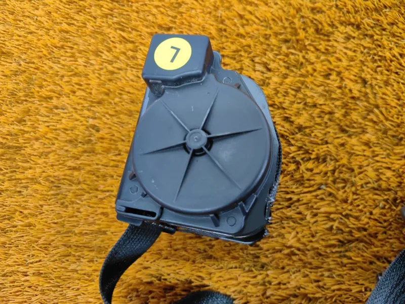 Ремень безопасности