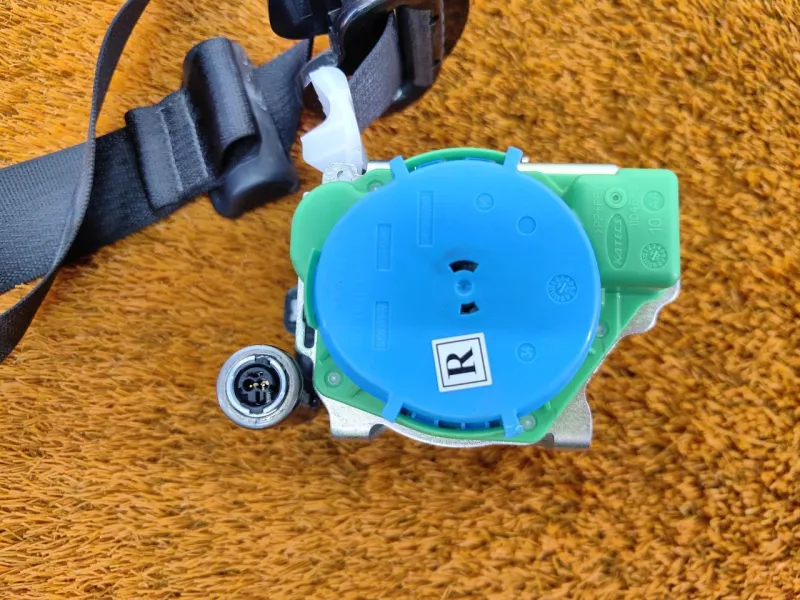 Ремень безопасности