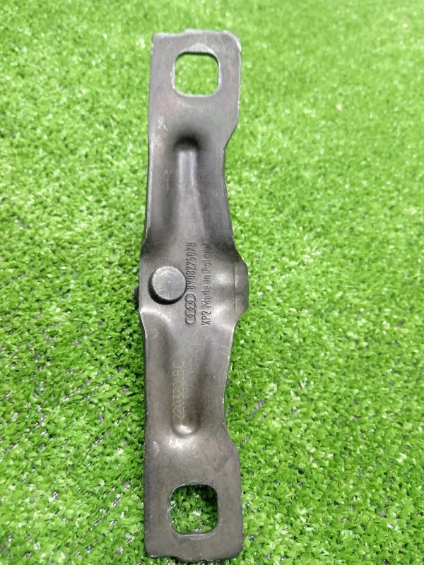 Ответная часть замка багажника