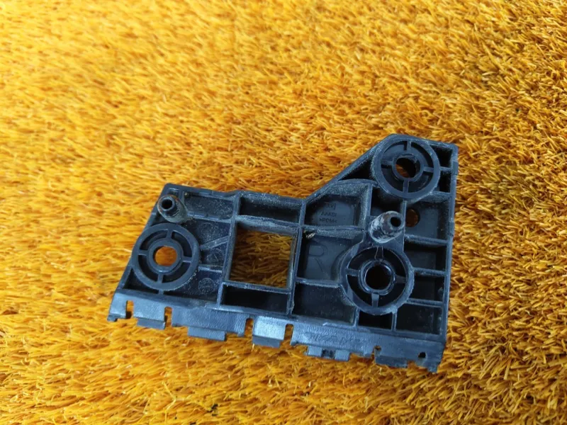 Кронштейн бампера