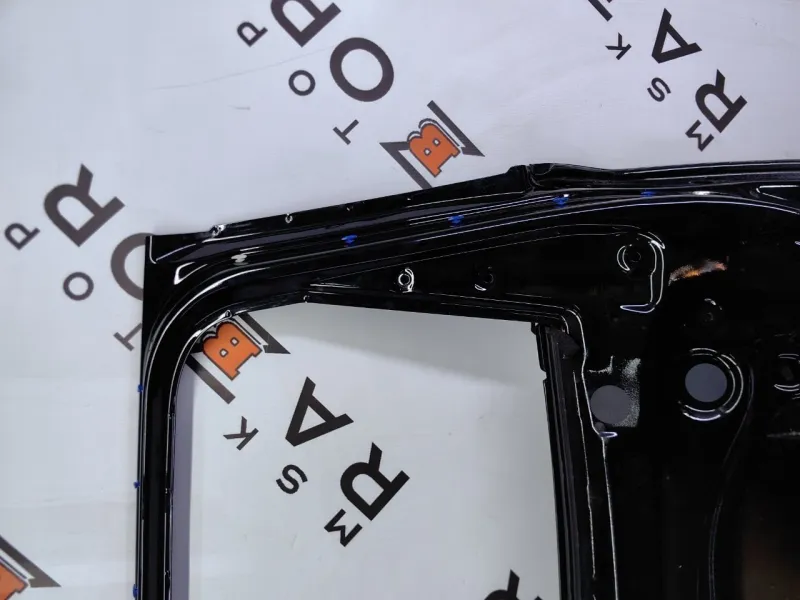 Дверь боковая