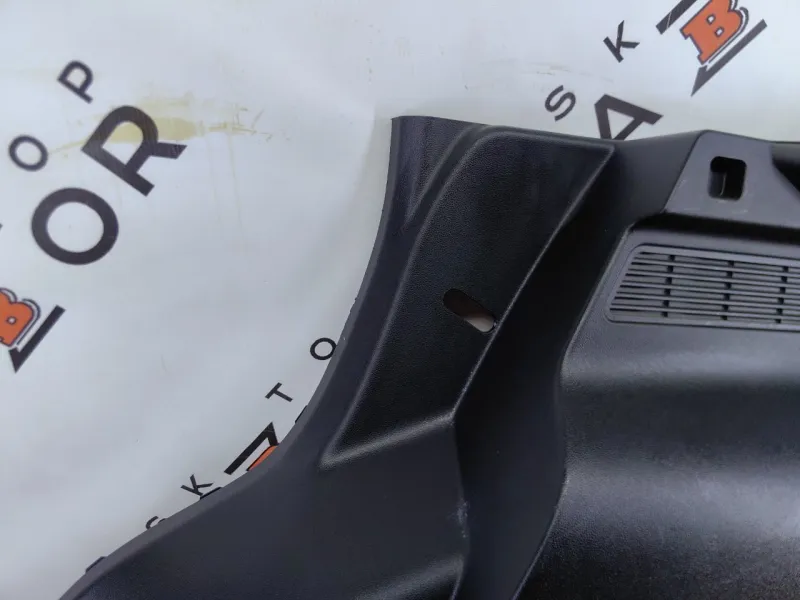 Обшивка багажника