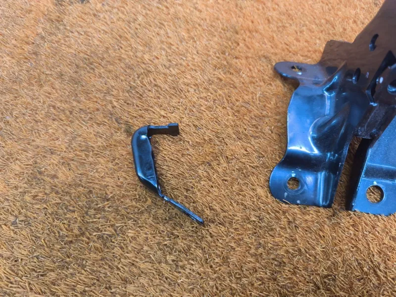 Крепление сиденья