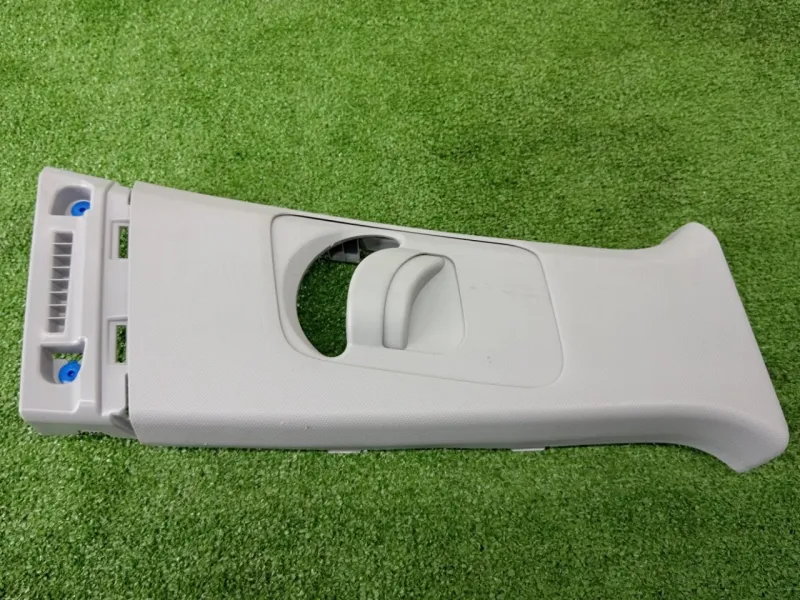 Обшивка центральной стойки