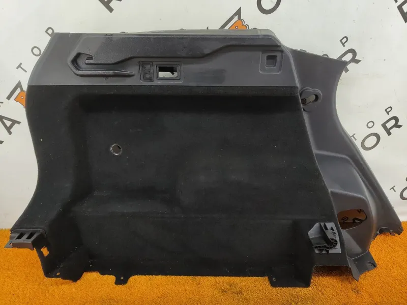 Обшивка багажника