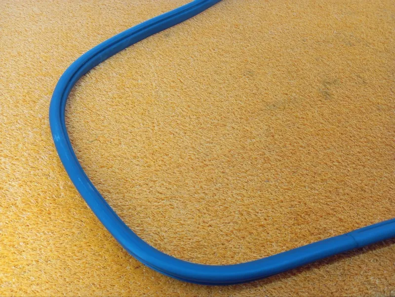 Уплотнитель проема двери