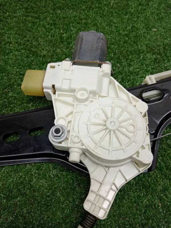 Стеклоподъемник BMW 3-Series 2008 51337140587 E90, передний левый