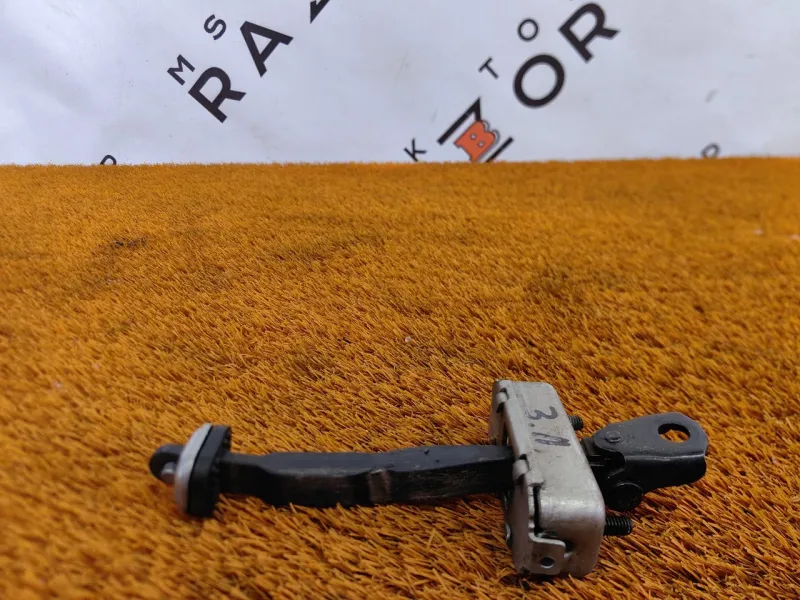 Ограничитель двери