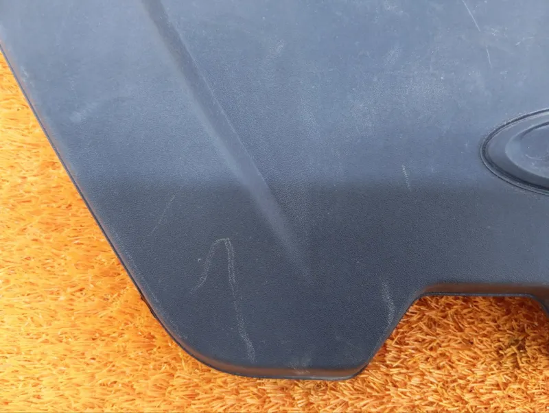 Декоративная крышка двигателя